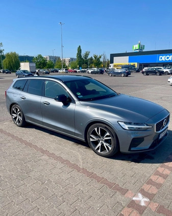 Volvo V60 cena 60000 przebieg: 87700, rok produkcji 2019 z Poznań małe 301